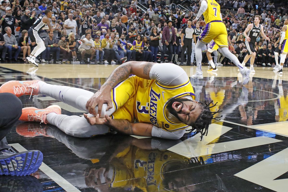 Anthony Davis says offseason work helped him avoid injury vs. Spurs - Silver Screen and Roll