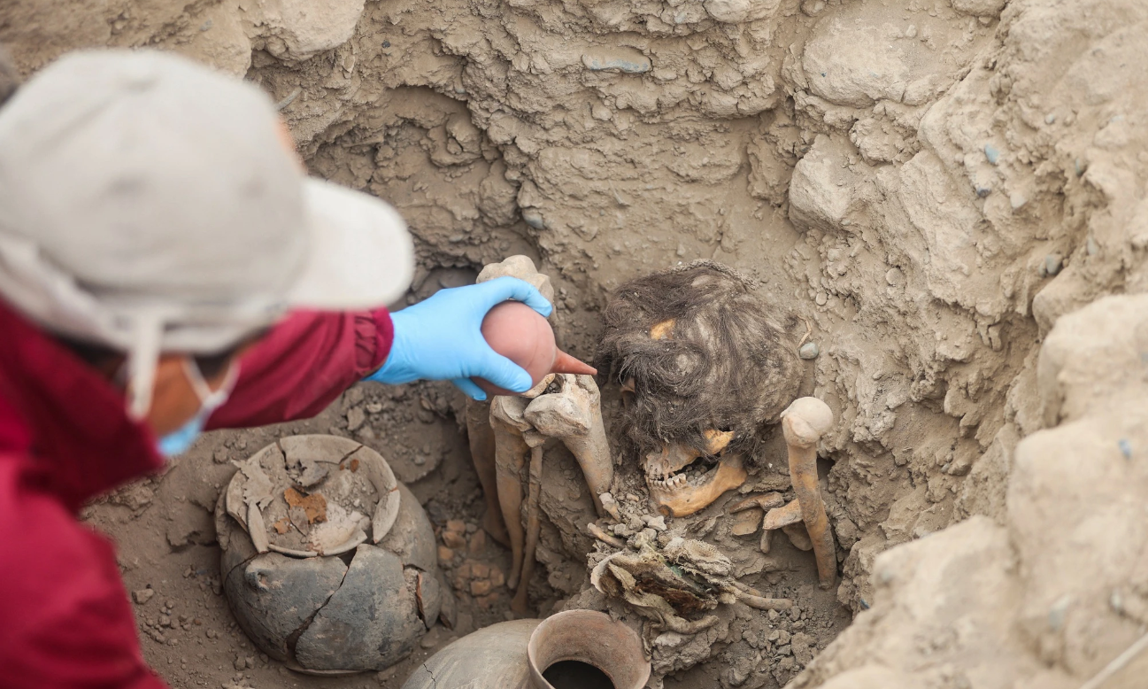 Revealing a thousand-year-old mummy in South America