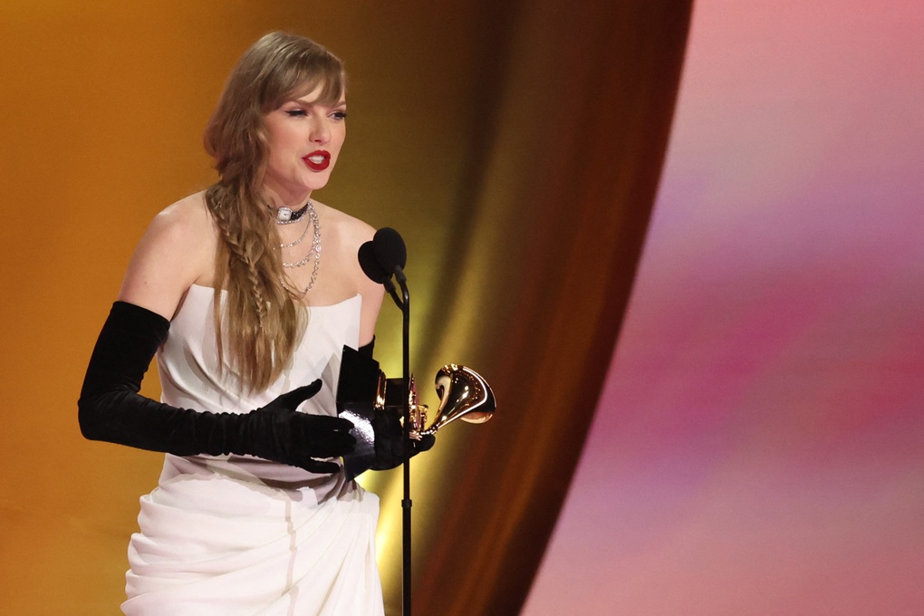 Grammy 2024: Taylor Swift nhận kèn vàng thứ 14 trong sự nghiệp - 1