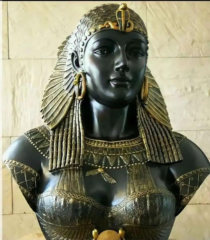 Cleopatra: The Brilliance of the Most Intelligent Queen in Ancient Egyptian History