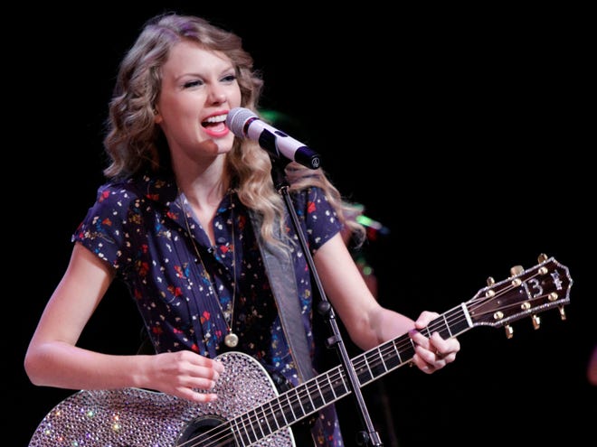 Taylor Swift tells kids: Read for a better life