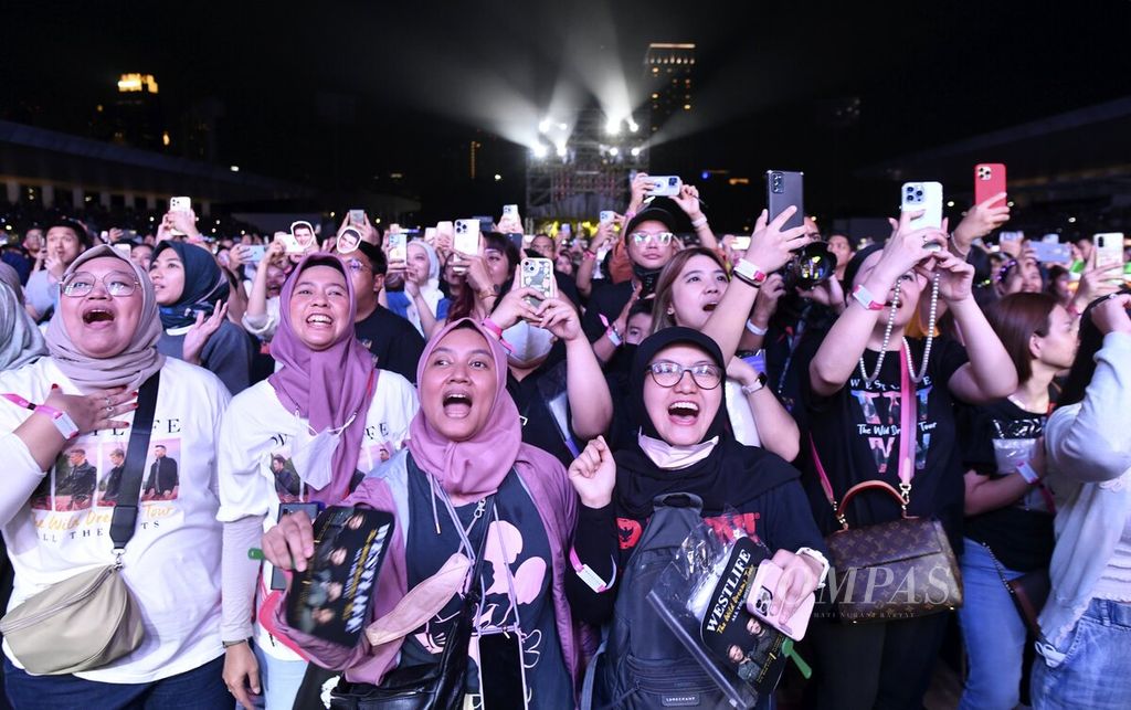 West Life concert audience hysteria in Jakarta, February 2023. After various music concerts were held again in Indonesia, many people admitted to experiencing<i>post concert depression. </i>